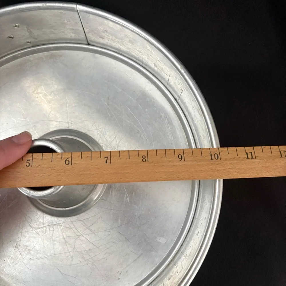 Vintage Hillside Metal Ware Aluminum Springform Tube Pan Cake Pan 10 x 3